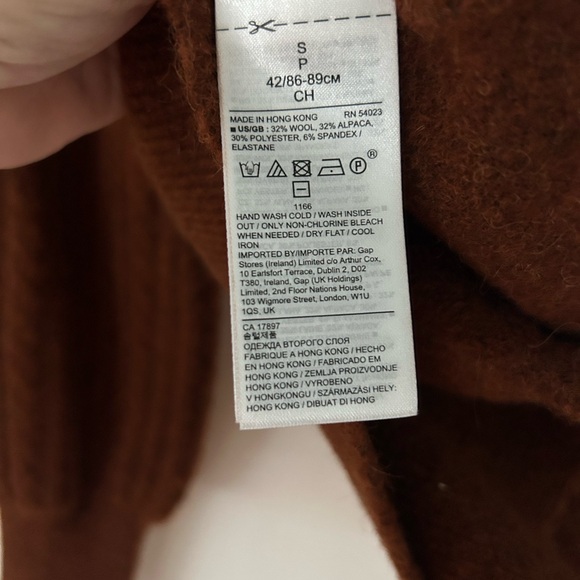 Banana Republic cable sweater, size S, rust color. - Picture 4 of 5